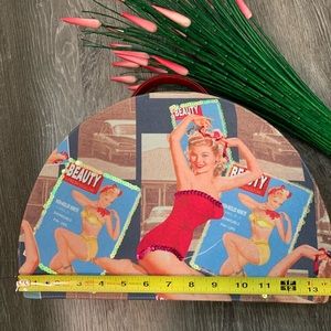 UNIQUE Pin Up Makeup Train Case!